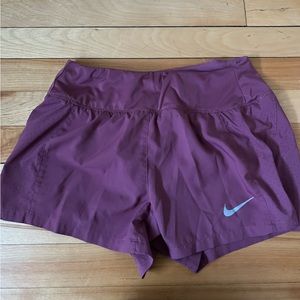 Nike women’s mauve athletic shorts size xs